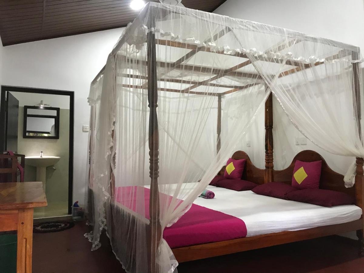 Mallika Guest House 탕갈레 외부 사진